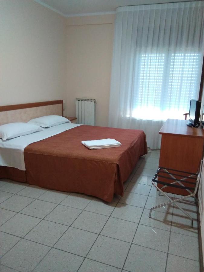 Hotel Rose&Crown Correggio Dış mekan fotoğraf