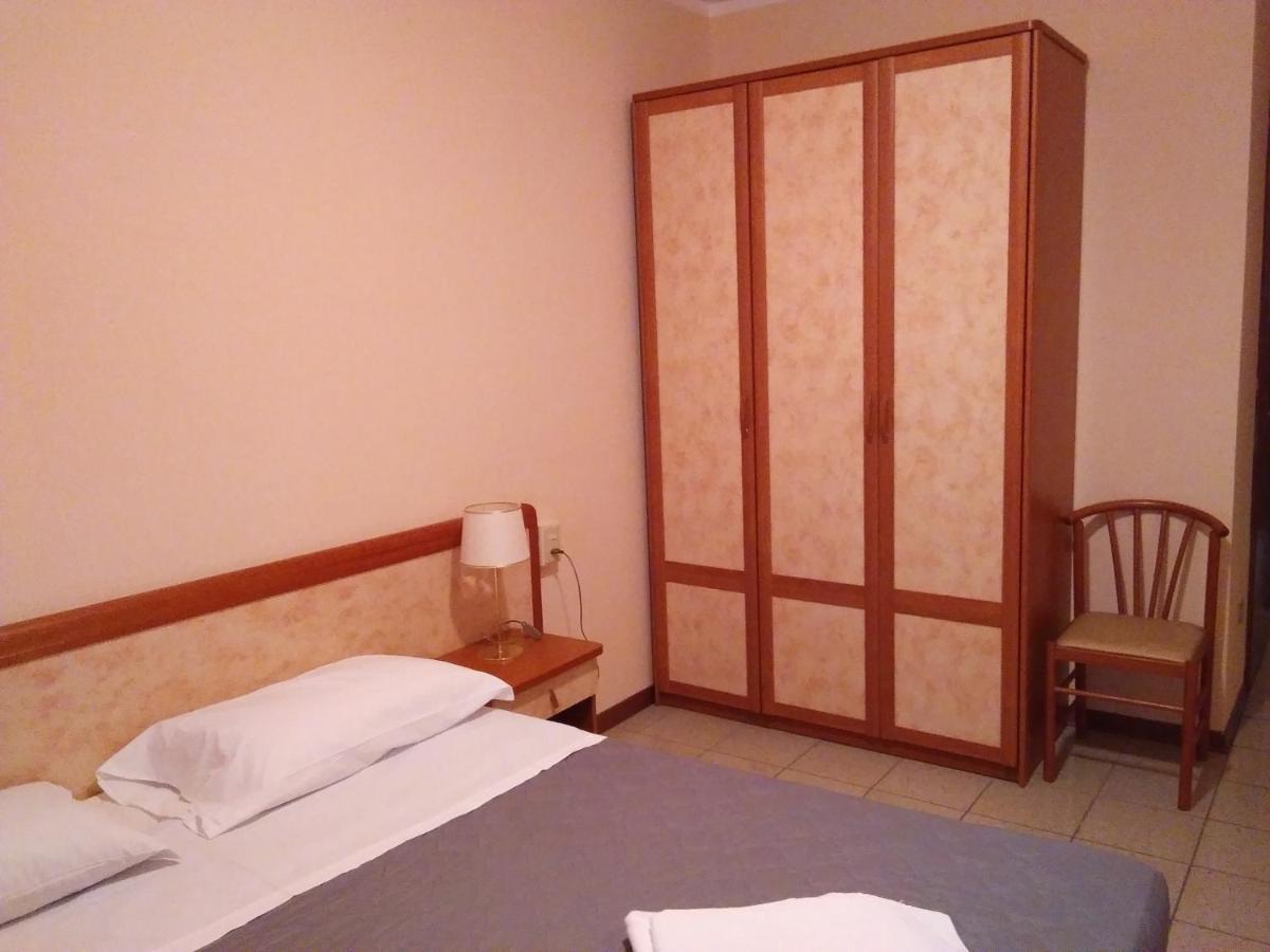 Hotel Rose&Crown Correggio Dış mekan fotoğraf