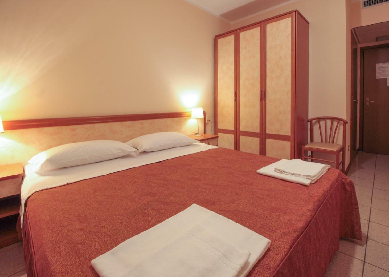 Hotel Rose&Crown Correggio Dış mekan fotoğraf