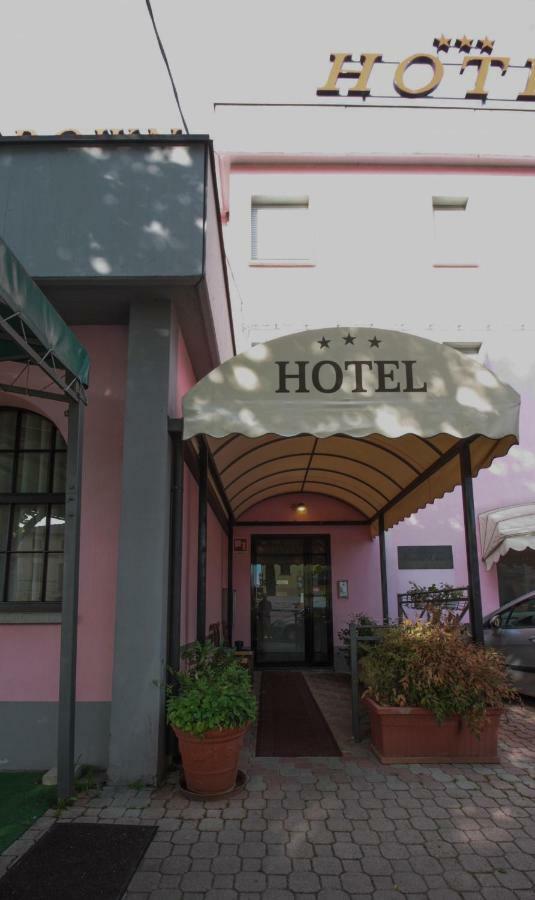 Hotel Rose&Crown Correggio Dış mekan fotoğraf